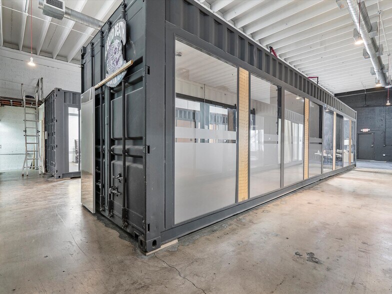 More Photos Of 251-253 NE 69th St, Miami Warehouse For Lease