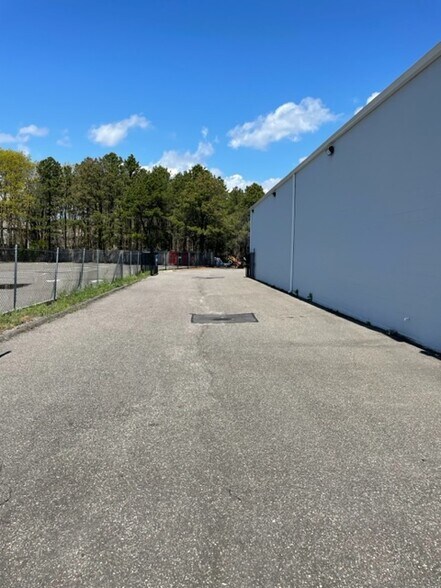 More Photos Of 611 Sunrise Hwy W, Patchogue Freestanding For Sale