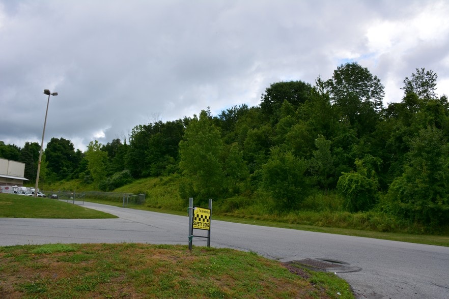 More Photos Of 8 Scobie Dr, Newburgh Land For Sale