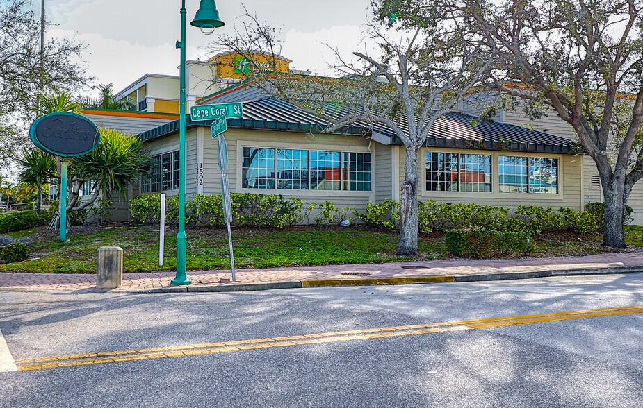 More Photos Of 1502 Cape Coral Pky E, Cape Coral Restaurant For Sale