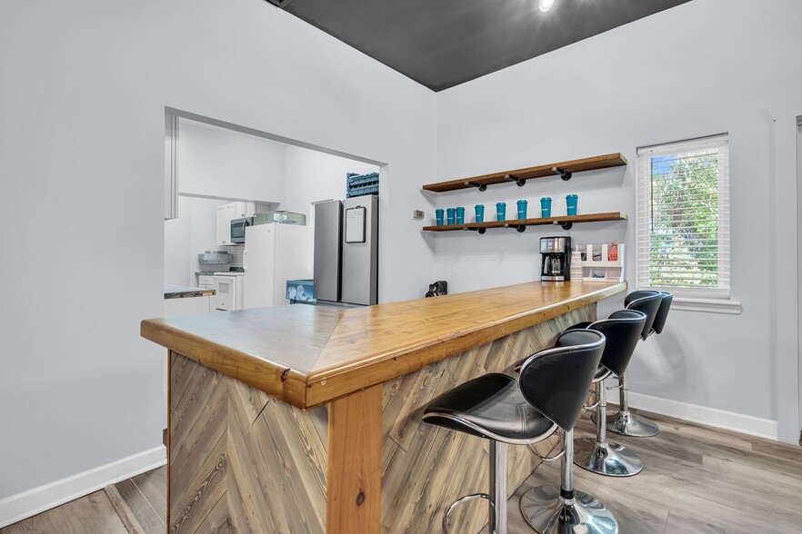 More Photos Of 3587 N Highway 17, Mount Pleasant Religious Facility For Sale