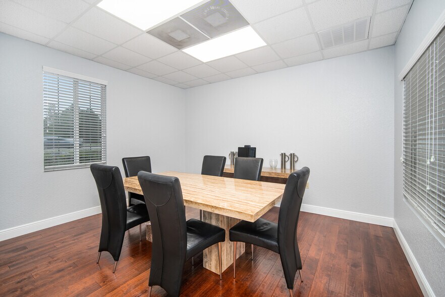 More Photos Of 6812 W Linebaugh Ave, Tampa Medical For Sale