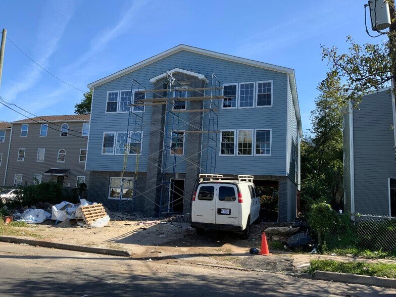 More Photos Of 388-390 S 6th St, Newark Apartments For Sale