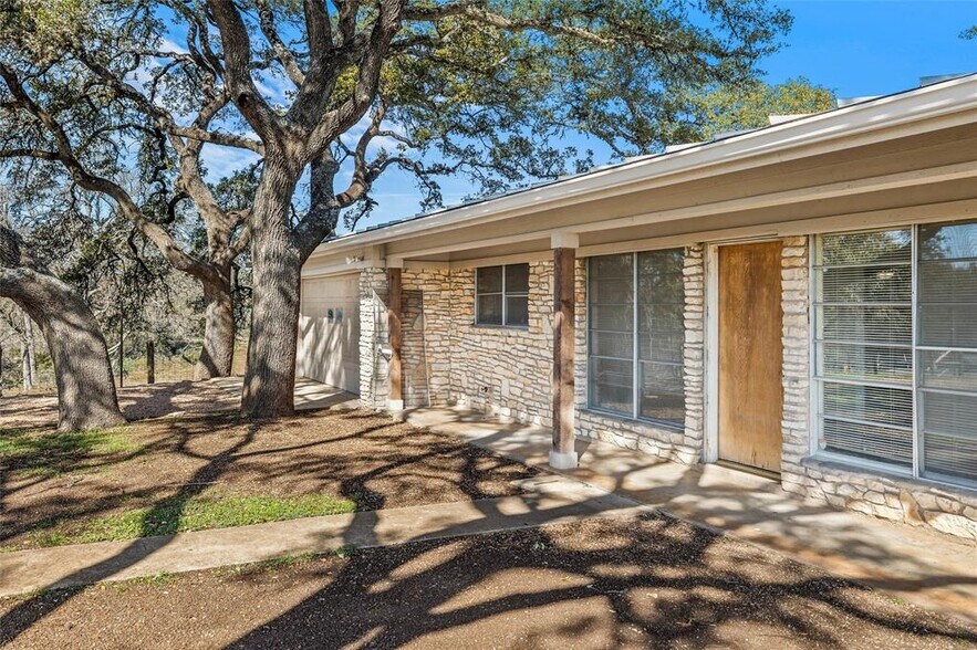 More Photos Of 24503 Ranch Road 12, Dripping Springs Office For Sale