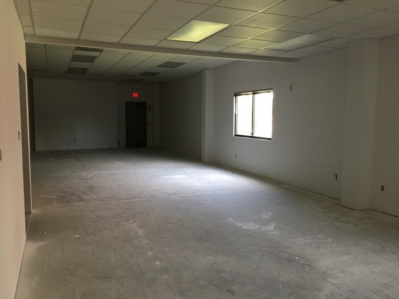 More Photos Of 8050-8070 Washington Village Dr, Dayton Flex For Lease