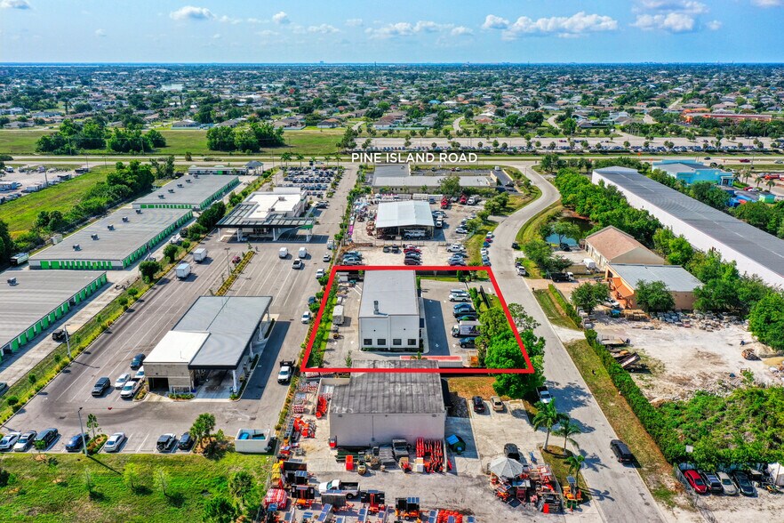 More Photos Of 329 NE 3rd Ave, Cape Coral Showroom For Sale