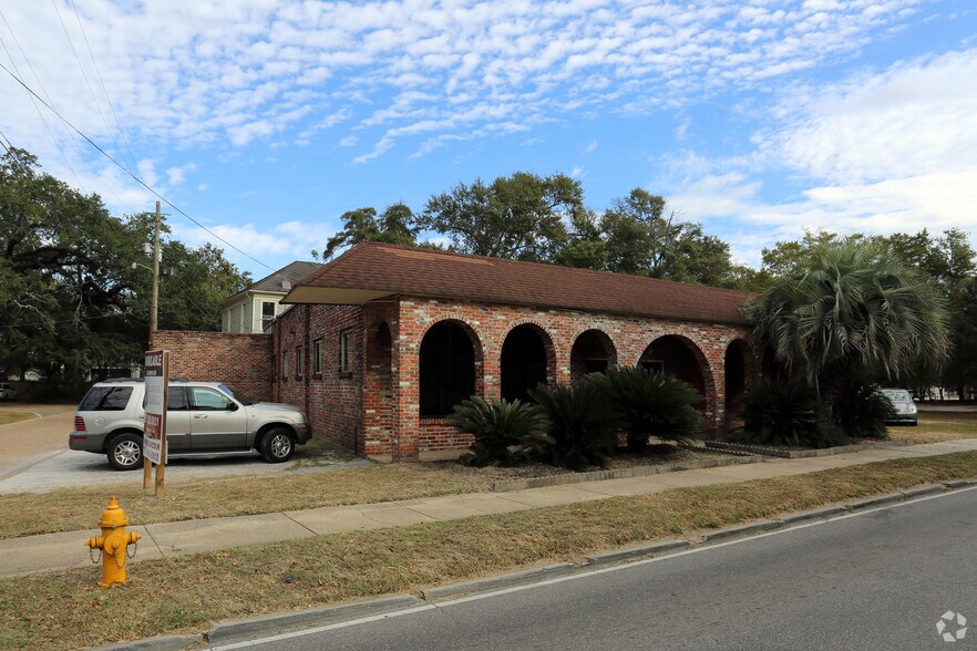 Primary Photo Of 920 Dauphin St, Mobile Office For Sale