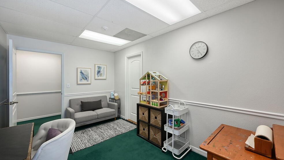 More Photos Of 1505 Tamiami Trl S, Venice Medical For Sale