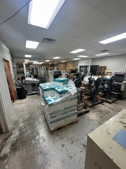 More Photos Of 205 N Mantor Ave, Titusville Light Distribution For Sale