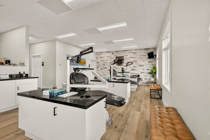 More Photos Of 688 Rigby Lake Dr, Rigby Healthcare For Sale