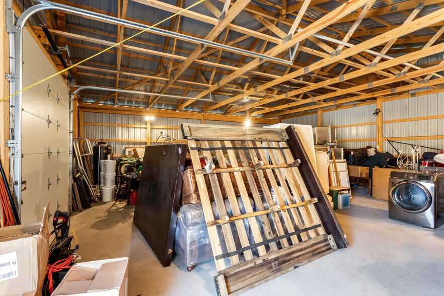 More Photos Of 25 West Neck Rd, Shelter Island Freestanding For Sale