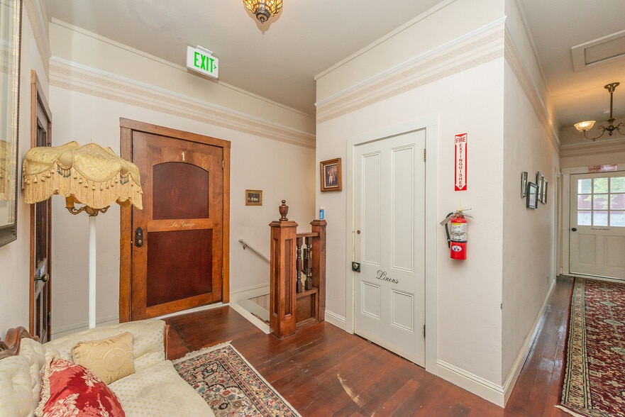 More Photos Of 481 Main St, Weaverville Hotel For Sale