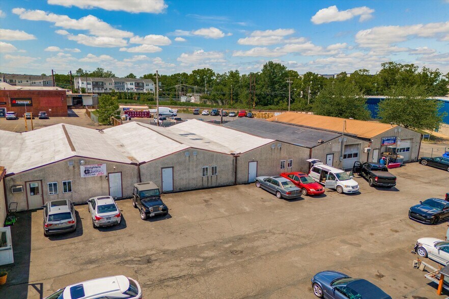 More Photos Of 100 Penn St, Lansdale Warehouse For Sale