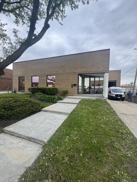Primary Photo Of 1480 Howard St, Elk Grove Village Warehouse For Lease