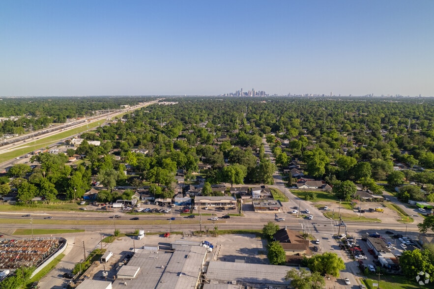 More Photos Of 834 Little York Rd, Houston Freestanding For Sale