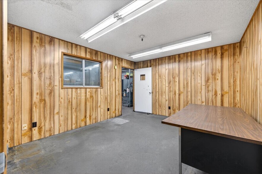 More Photos Of 1121 Annadale Ave, Sanger Refrigeration Cold Storage For Lease