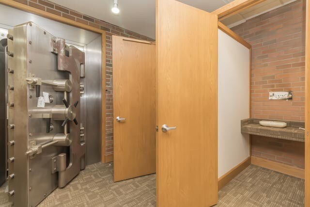 More Photos Of 2602 6th St, Bremerton Storefront Retail Office For Sale