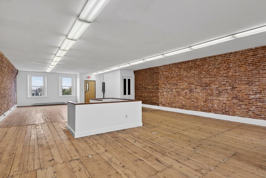 More Photos Of 429 Main St, Rockland Office For Sale