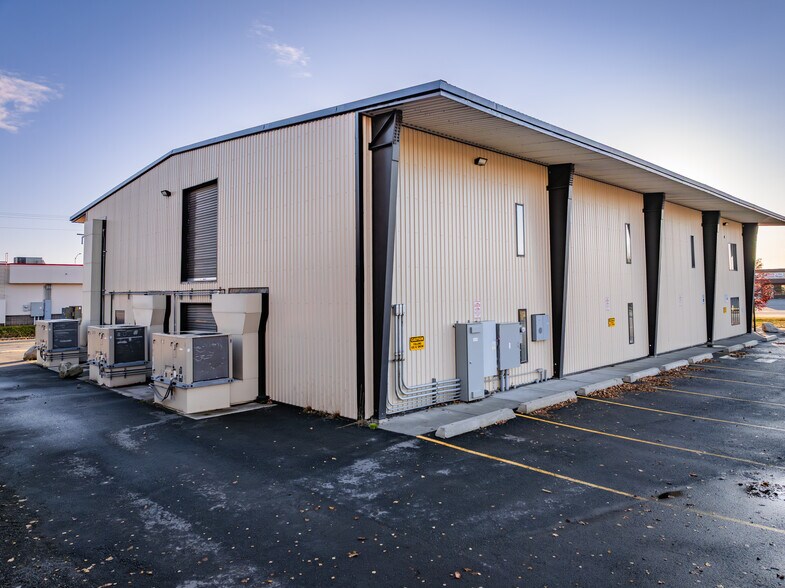 More Photos Of 255 S Willow St, Kenai Freestanding For Sale