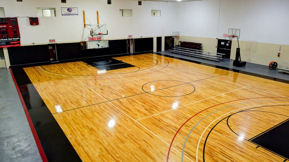 More Photos Of 950 S Central Ave, Compton Schools For Sale