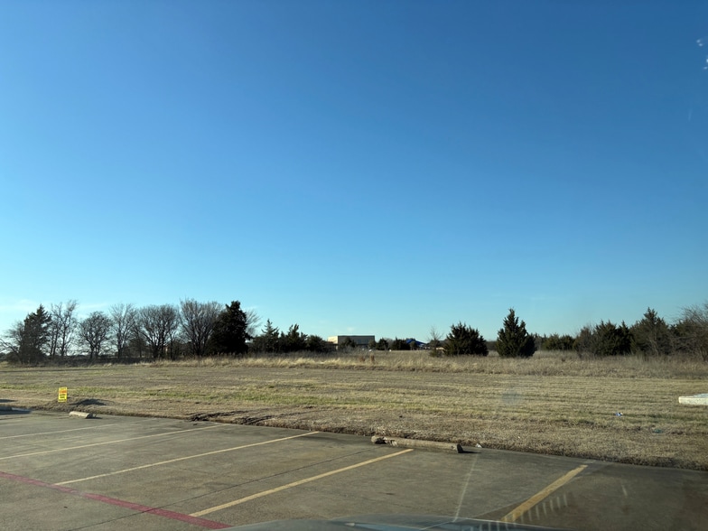 More Photos Of 302 W Ovilla Rd, Glenn Heights Office For Sale