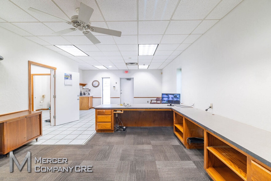 More Photos Of 10108 NW 10th St, Yukon Warehouse For Sale