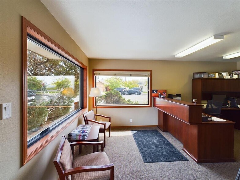 More Photos Of 234 E 1st St, Powell Hotel For Sale