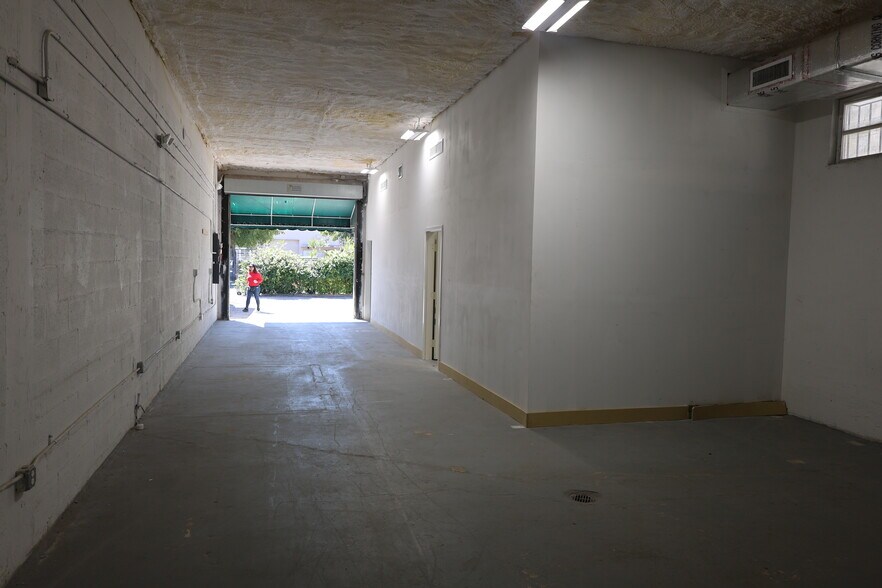 More Photos Of 1847 NW 21st St, Miami Warehouse For Lease