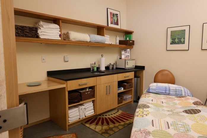 More Photos Of 10940 Raven Ridge Rd, Raleigh General Retail For Sale