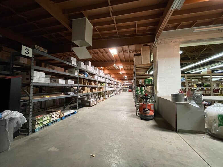 More Photos Of 1701 30th St, Bakersfield Freestanding For Sale