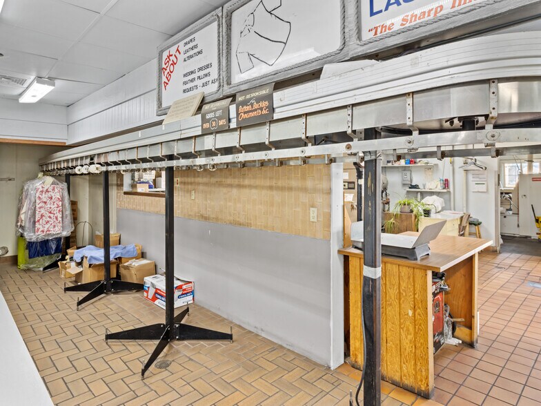 More Photos Of 2669 W Eisenhower Blvd, Loveland Freestanding For Sale