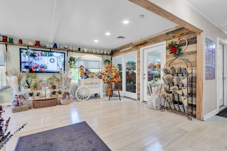 More Photos Of 1103 Route 82, East Fishkill General Retail For Sale