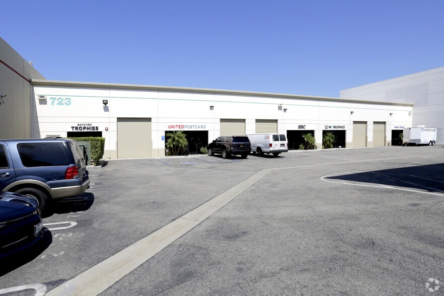 More Photos Of 721 S Glasgow Ave, Inglewood Unknown For Lease