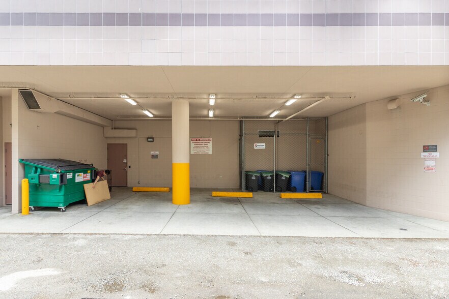 More Photos Of 2025 W Broadway, Vancouver Office For Lease