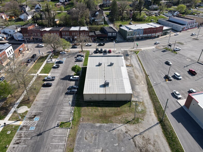 More Photos Of 174 S Main St, Jellico Freestanding For Lease