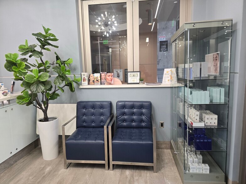 More Photos Of 8550-8594 Santa Monica Blvd, West Hollywood General Retail For Lease