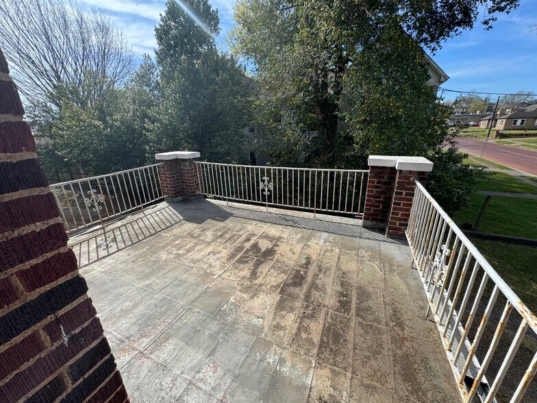 More Photos Of 436 S Fannin Ave, Tyler Office Residential For Sale