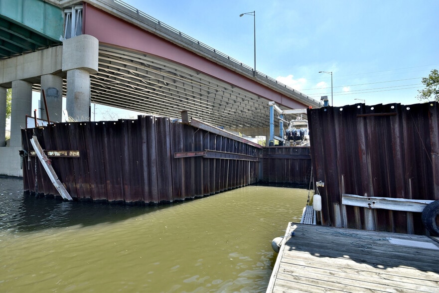 More Photos Of 5700 41st, Forest View Sports And Entertainment For Sale