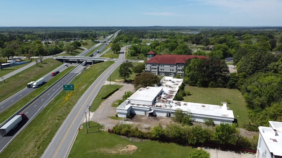 More Photos Of 701 N Access Rd, Longview Office For Sale