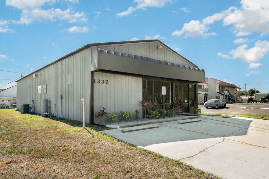 Primary Photo Of 1332 Malabar Rd SE, Palm Bay Industrial For Lease