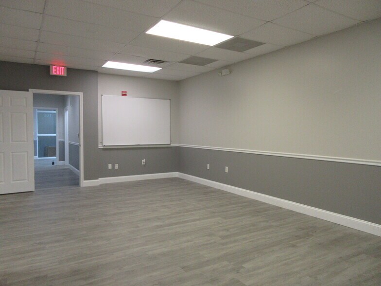 More Photos Of 540 NW University, Port Saint Lucie Office Residential For Sale