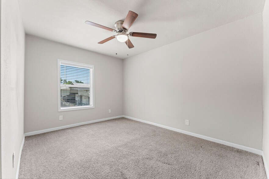 More Photos Of 6640 W Montgomery Rd, Houston Office For Sale