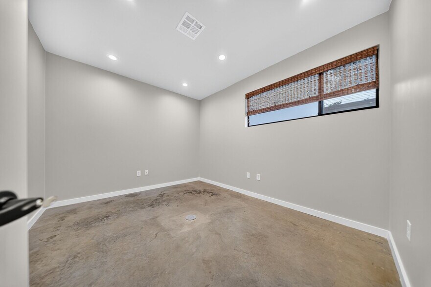 More Photos Of 3326 E 27th Pl S, Tulsa Office For Lease