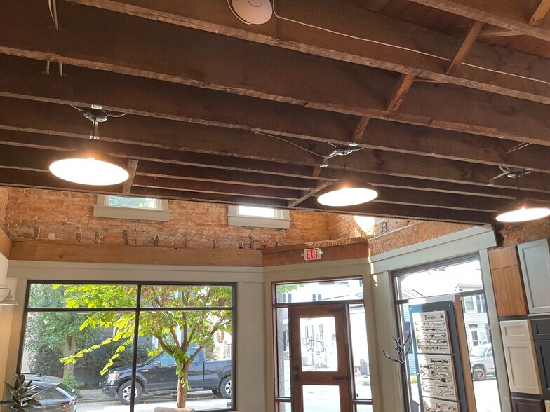 More Photos Of 223 E 8th St, Newport Office For Sale