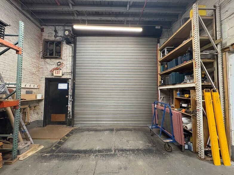 More Photos Of 18 Bay St, Brooklyn Flex For Lease