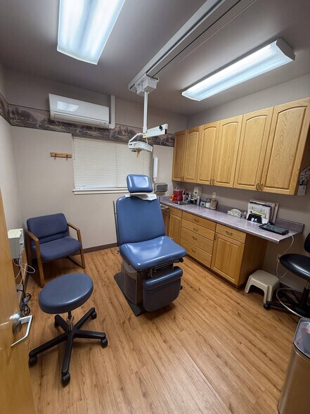 More Photos Of 811 NW 12th St, Fruitland Medical For Sale