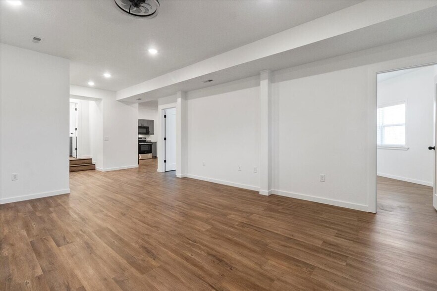 More Photos Of 515 Nebraska Ave, West Plains Apartments For Sale