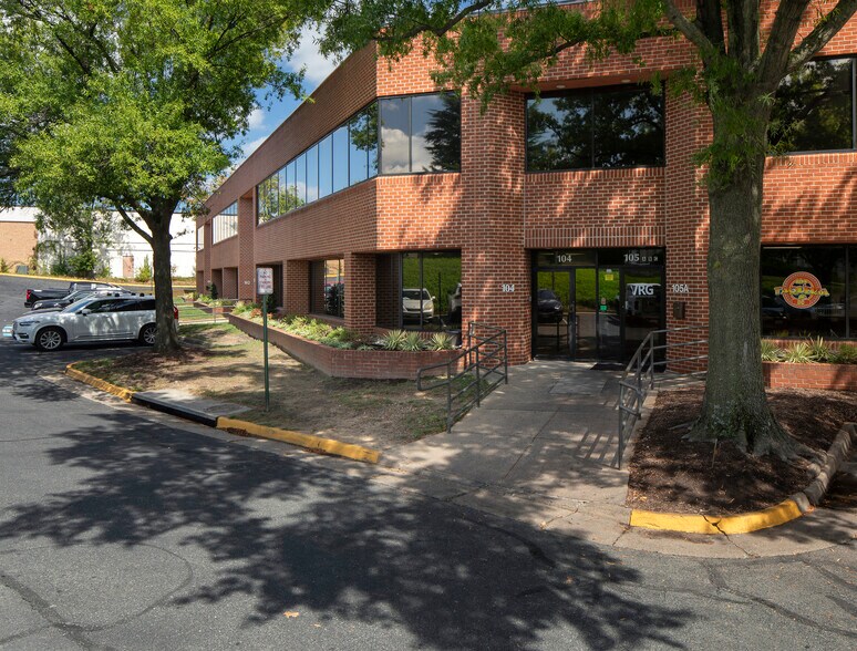 More Photos Of 7420 Fullerton Rd, Springfield Flex For Lease