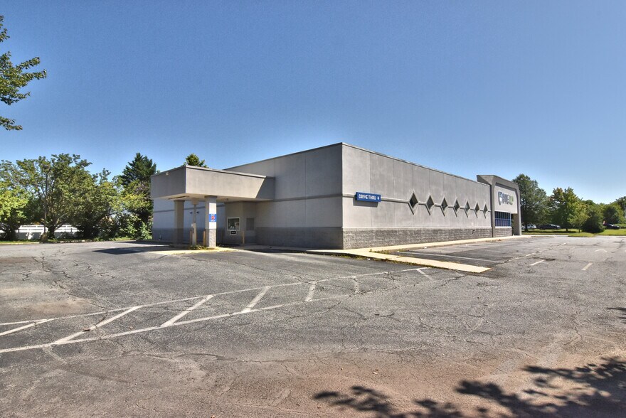 More Photos Of 1580 S Dupont Hwy, Dover General Retail For Lease