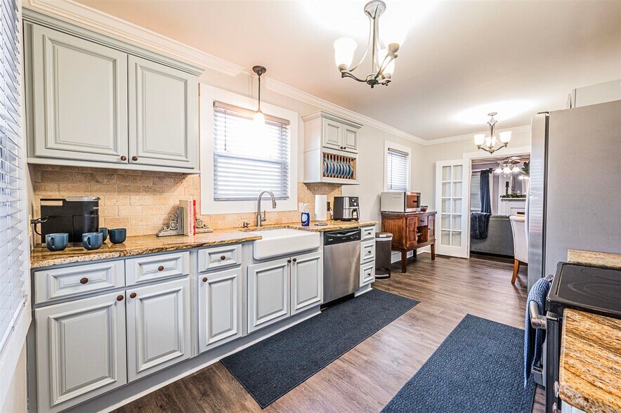 More Photos Of 1128 Magnolia St, Bowling Green Office Residential For Sale